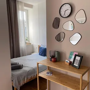 W Centrum Warszawy Ulica Chmielna - 500m Od Dworca Centralnego - By Good Sleeping , Варшава Польша