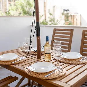 2-bed-2-bath-apartment-in-sliema.hotelssaintjulians.com/